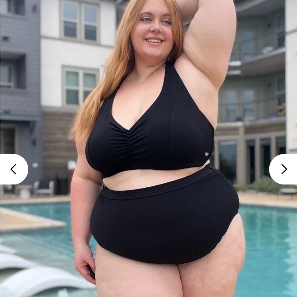 Gorgeous Black Bikini size 20/22 NWT